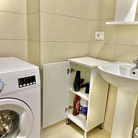 Bazaar Center * ティラナ