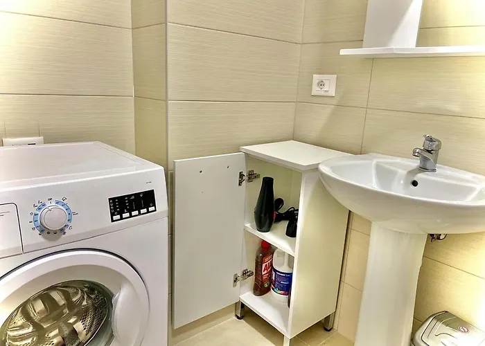 Bazaar Center * ティラナ